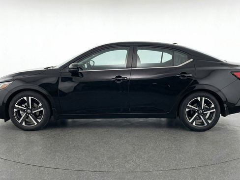 Used 2025 Nissan Sentra SV FWD image 5