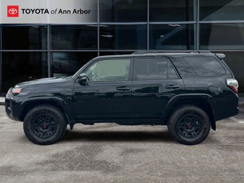 Used 2024 Toyota 4Runner TRD Off-Road Premium w/ Moonroof Package AWD/4WD image 2
