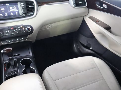 Used 2017 Kia Sorento AWD w/ LX Convenience Package image 29