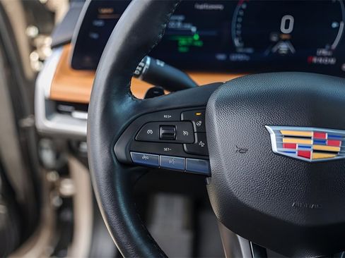 Used 2024 Cadillac XT4 Premium Luxury w/ Active Safety Package image 17