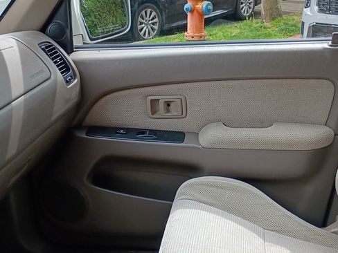 Used 2000 Toyota 4Runner SR5 AWD/4WD image 19