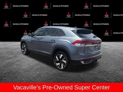 Used 2025 Volkswagen Atlas Cross Sport SE FWD image 4