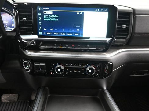 Used 2025 Chevrolet Silverado 2500 LTZ w/ LTZ Plus Package image 18