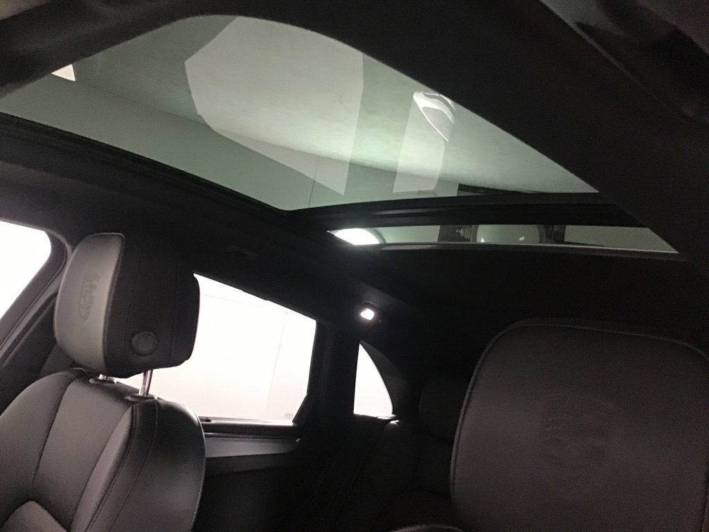 Certified 2026 Porsche Macan AWD/4WD image 31