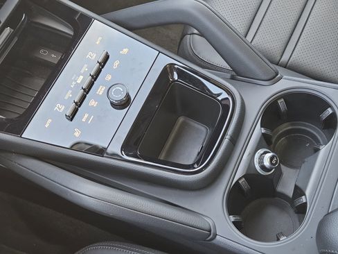 Certified 2026 Porsche Cayenne Coupe image 20