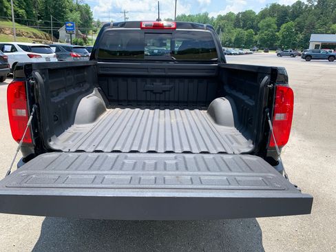 Used 2019 Chevrolet Colorado Z71 w/ Z71 Midnight Edition AWD/4WD image 41