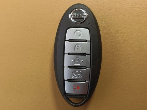 Used 2022 Nissan Sentra SV w/ SV Premium Package FWD image 32
