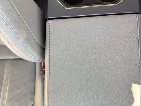 Used 2021 Ford Expedition Limited image 44