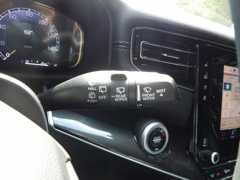 Used 2024 Jeep Wagoneer 4WD w/ Premium Group I image 23