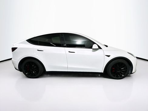 Used 2022 Tesla Model Y Performance AWD/4WD image 10