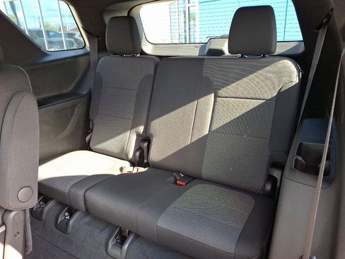 Used 2022 Chevrolet Traverse LT image 10