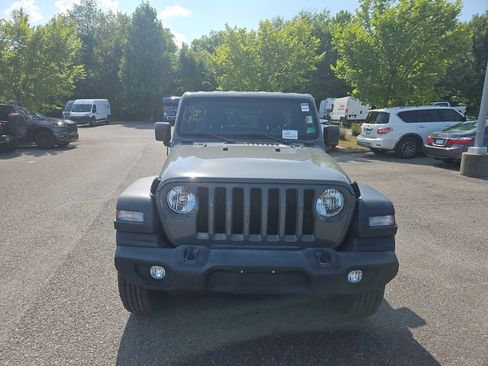 Used 2022 Jeep Wrangler Unlimited Sport AWD/4WD image 2