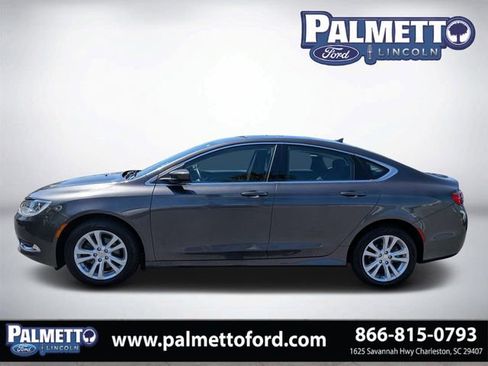 Used 2016 Chrysler 200 Limited w/ Anniversary Edition FWD image 6