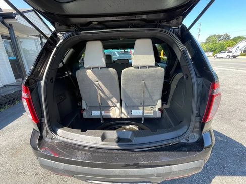 Used 2013 Ford Explorer XLT FWD image 30