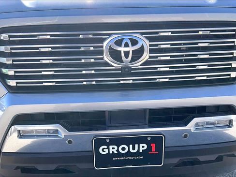 Used 2024 Toyota Tacoma Limited w/ Limited Package (LT) image 29