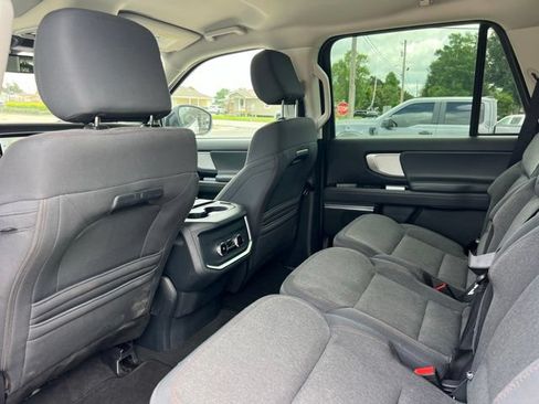 Used 2025 Ford Expedition Active AWD/4WD image 22