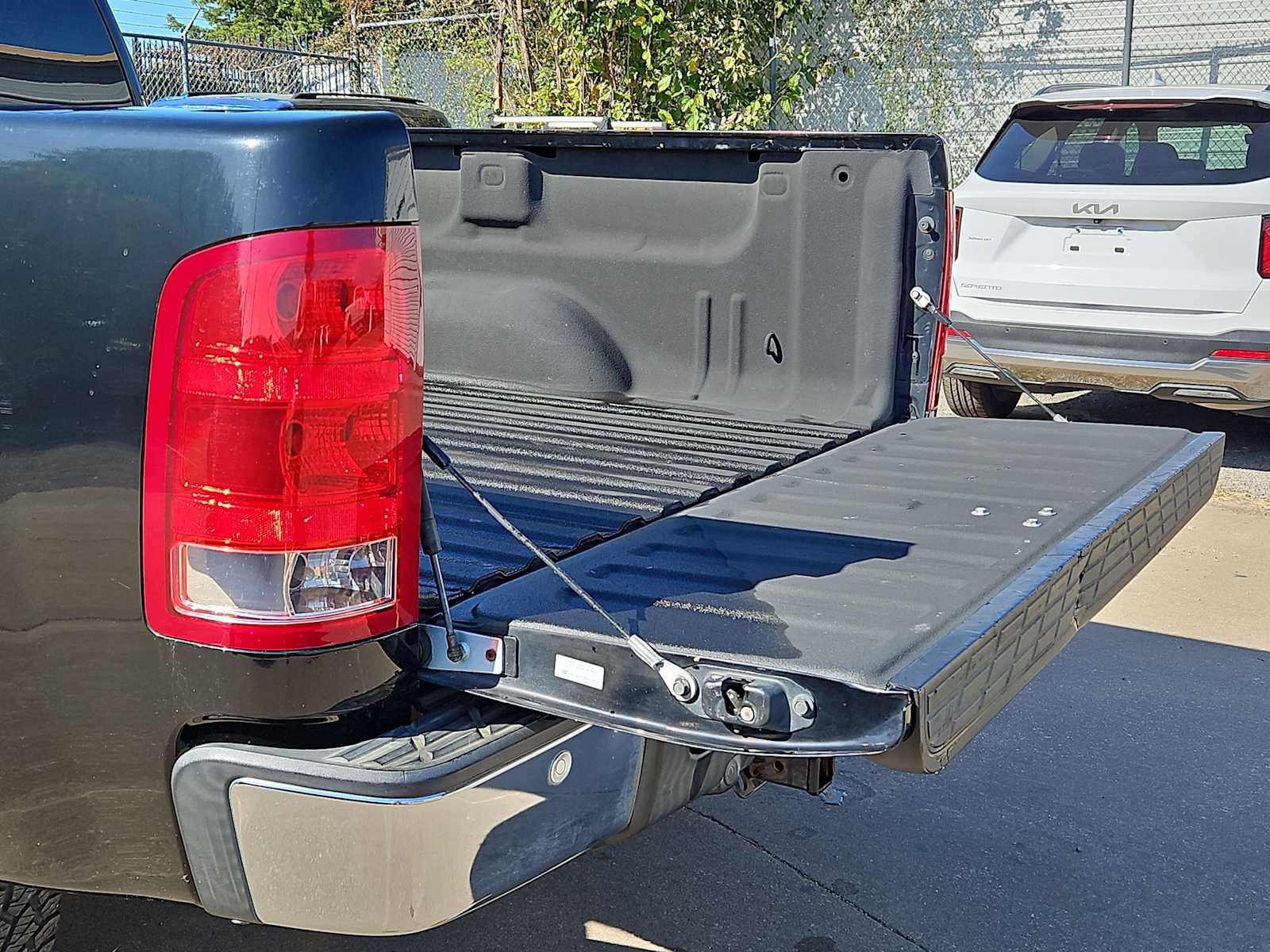 Used 2010 GMC Sierra 1500 SLE w/ Texas Edition RWD image 15