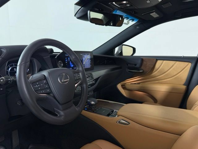 Used 2022 Lexus LS 500 w/ Accessory Package (Z2) RWD image 4