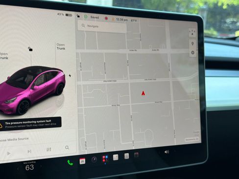 Used 2022 Tesla Model Y Performance AWD/4WD image 17