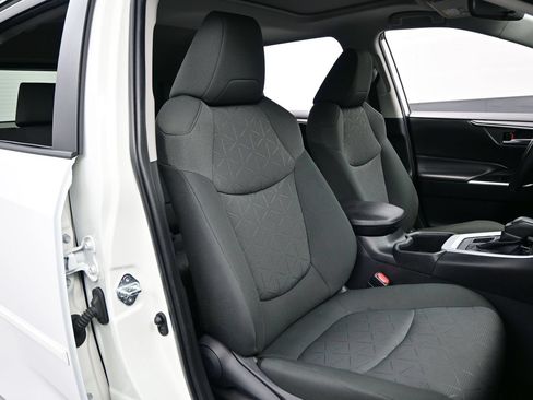 Used 2022 Toyota RAV4 XLE w/ Convenience Package AWD/4WD image 14