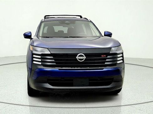 Used 2025 Nissan Kicks SR FWD image 2