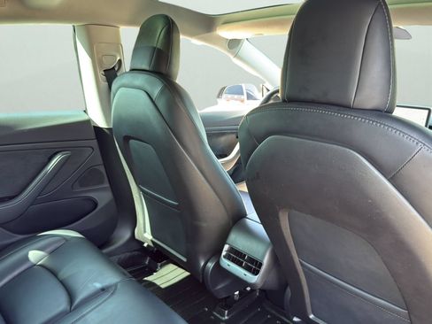 Used 2019 Tesla Model 3 Standard Range Plus RWD image 26