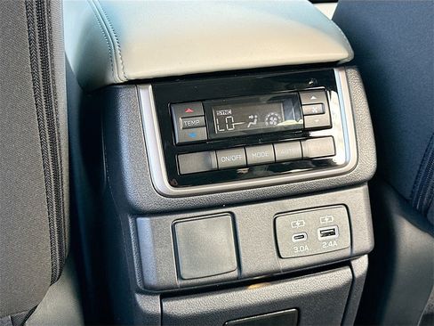 New 2025 Subaru Ascent Premium image 24