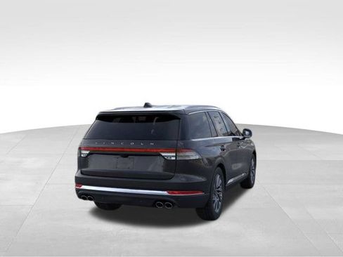 New 2026 Lincoln Aviator AWD image 9