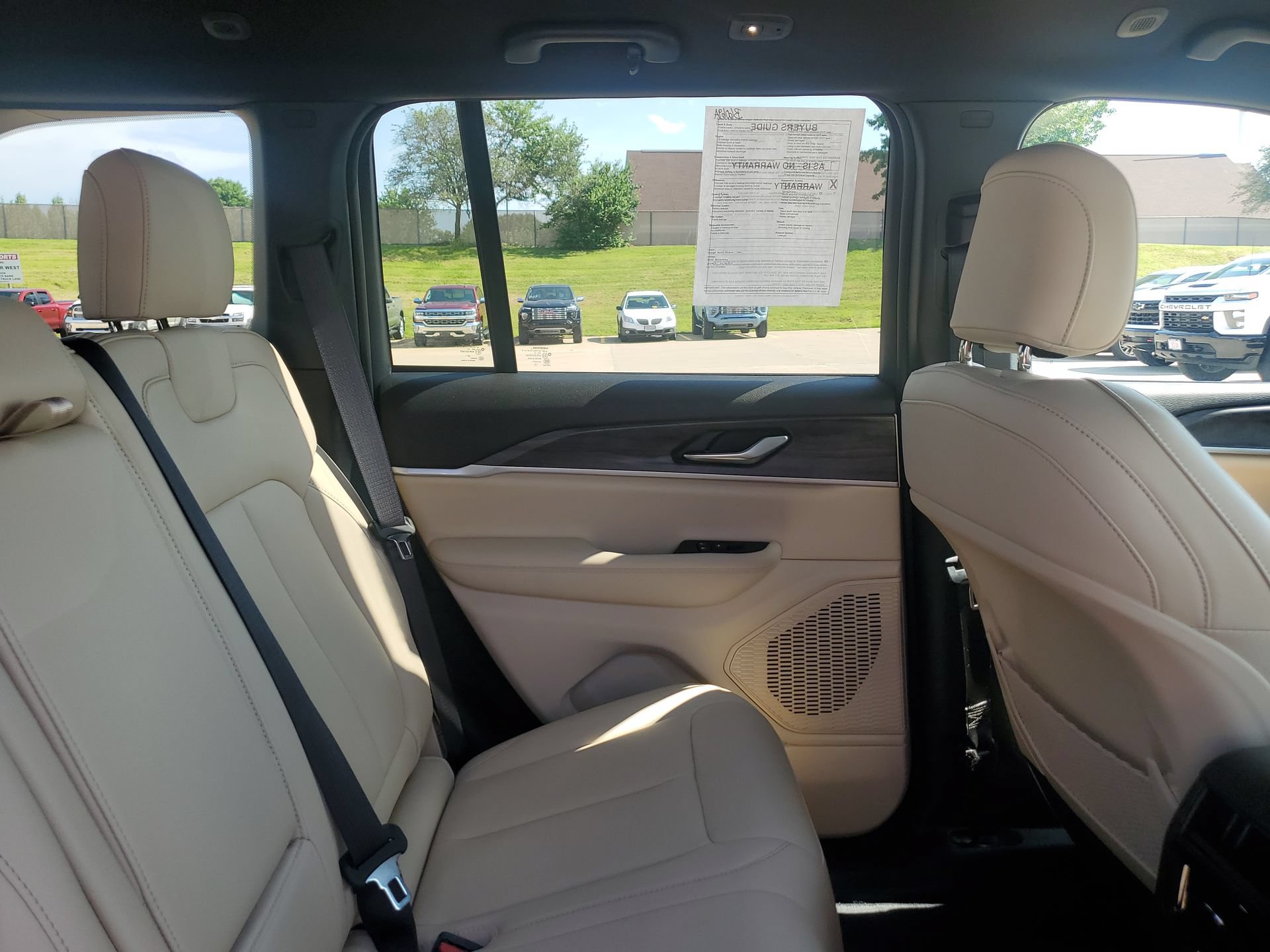 Used 2023 Jeep Grand Cherokee Limited AWD/4WD image 33