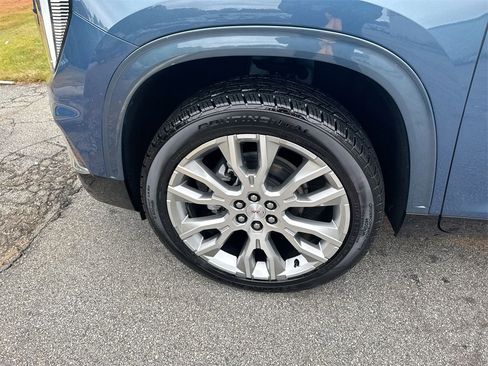 Used 2024 GMC Acadia Denali w/ Super Cruise Package image 12