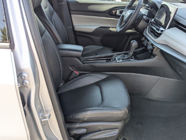 Used 2025 Jeep Compass Limited AWD/4WD image 20