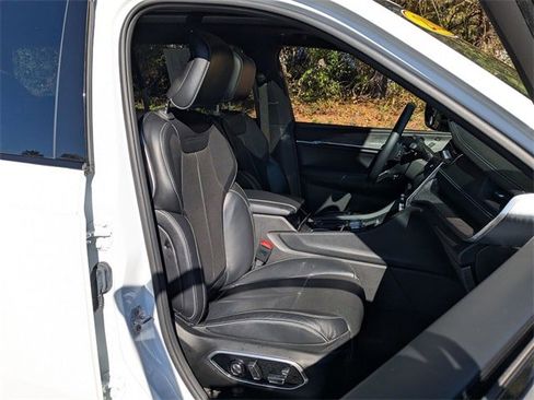 Used 2021 Jeep Grand Cherokee L Overland w/ Luxury Tech Group IV image 29