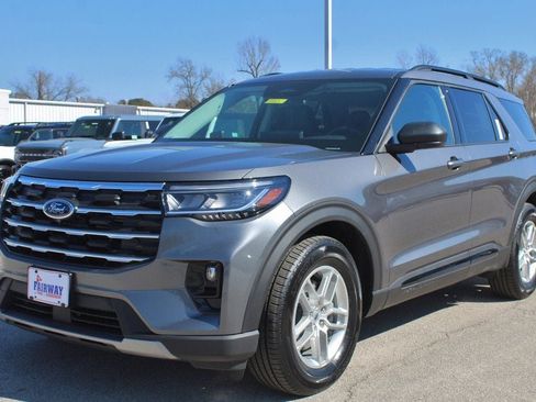 New 2026 Ford Explorer Active w/ Active Comfort Package RWD image 3