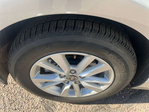 Used 2025 Toyota Camry LE image 30