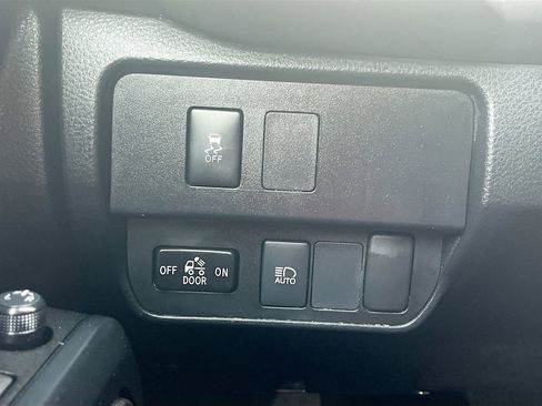 Used 2022 Toyota Tacoma SR AWD/4WD image 10