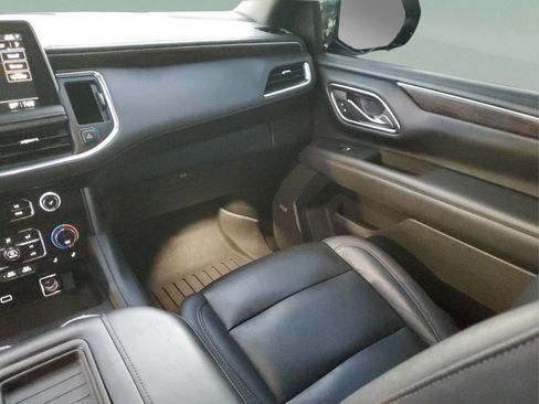 Used 2021 Chevrolet Tahoe Z71 w/ Rear Media and Nav Package image 13