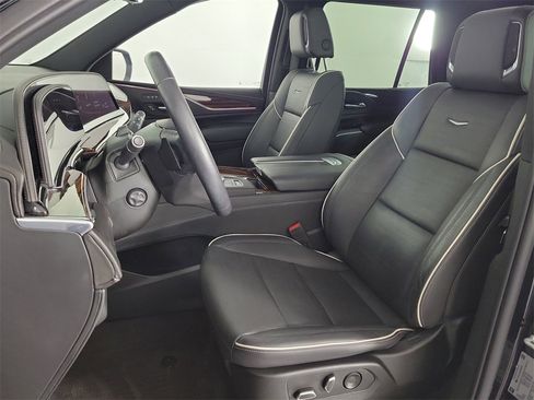 Certified 2022 Cadillac Escalade Premium Luxury w/ Performance Package image 17