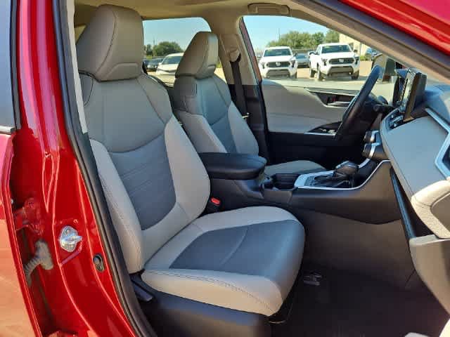 Used 2021 Toyota RAV4 XLE Premium FWD image 19