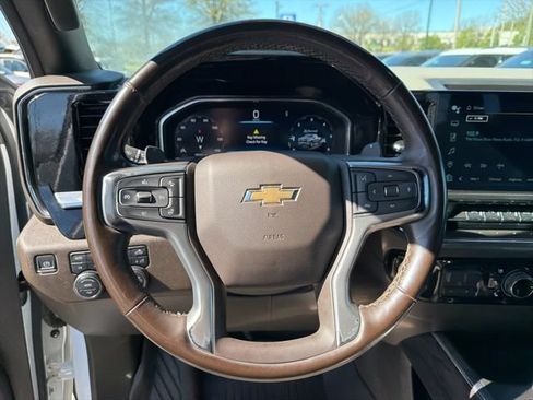 Used 2025 Chevrolet Silverado 1500 LTZ AWD/4WD image 14