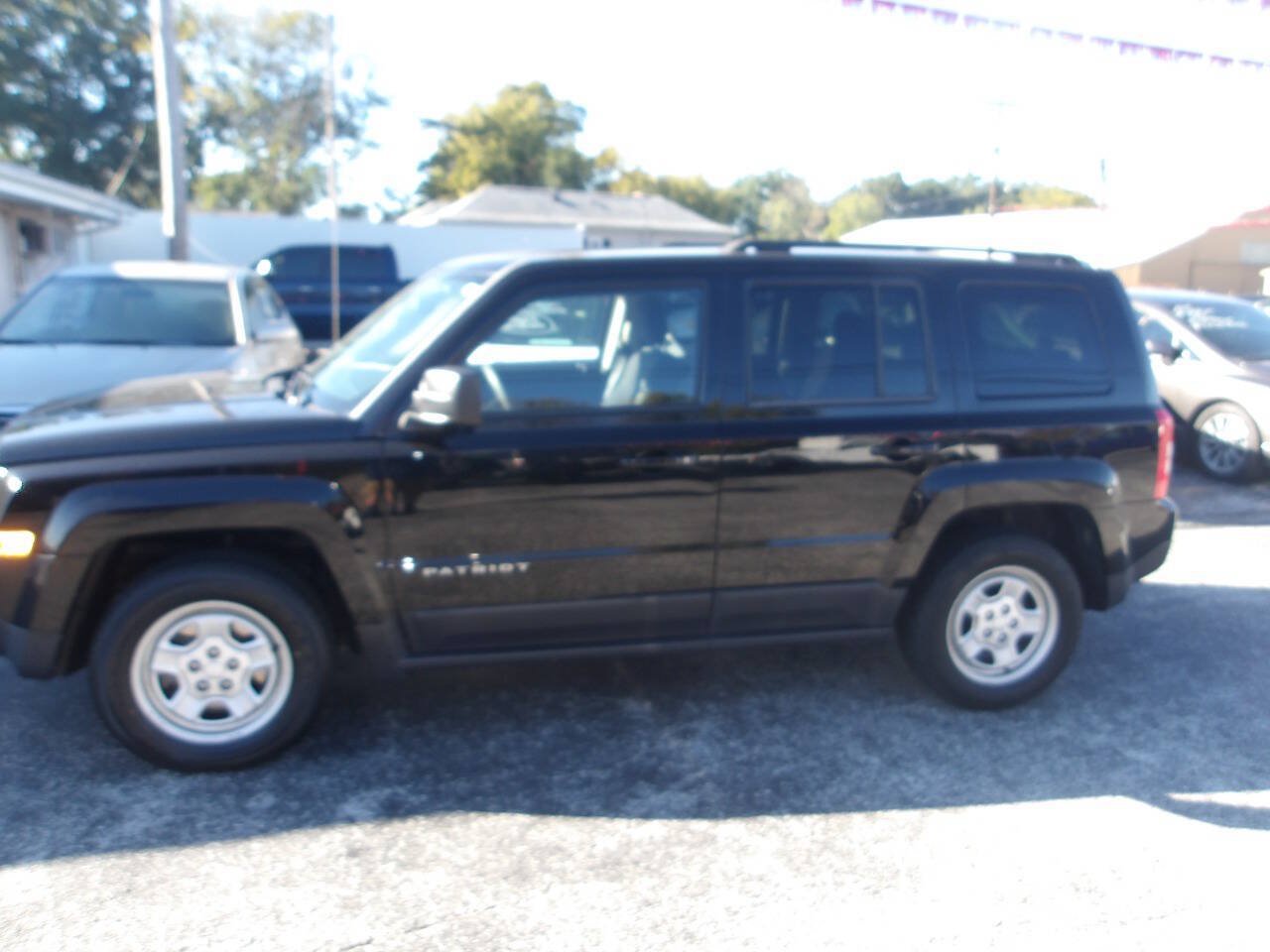 Used 2016 Jeep Patriot Sport w/ Power Value Group FWD image 4