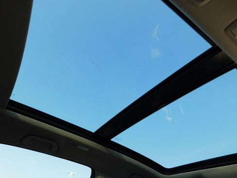 Used 2025 Acura RDX SH-AWD w/ Advance Package image 6