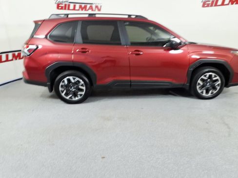 Used 2025 Subaru Forester w/ Convenience Package #1 AWD/4WD image 5