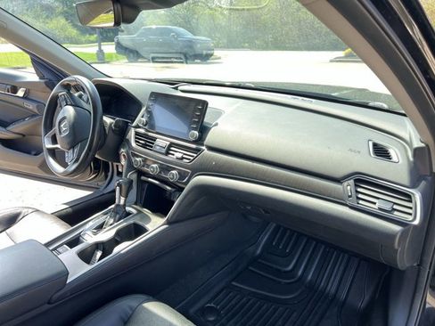 Used 2018 Honda Accord Touring image 29