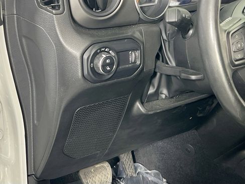 Used 2023 Jeep Gladiator Sport image 10