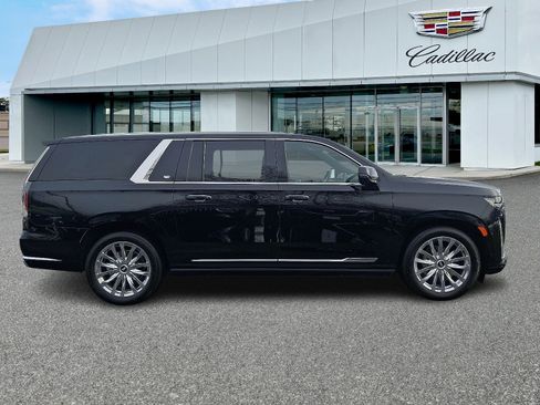 Certified 2024 Cadillac Escalade ESV Premium Luxury w/ Performance Package AWD/4WD image 6