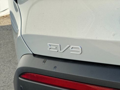 New 2026 Kia EV9 Wind image 27