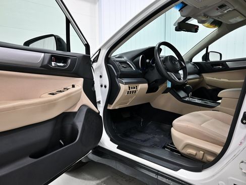 Used 2019 Subaru Outback 2.5i Premium AWD/4WD image 4