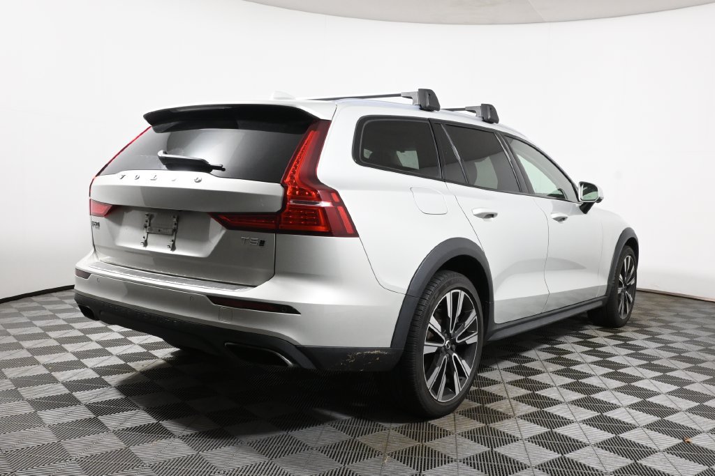 Used 2021 Volvo V60 T5 Cross Country AWD/4WD image 11