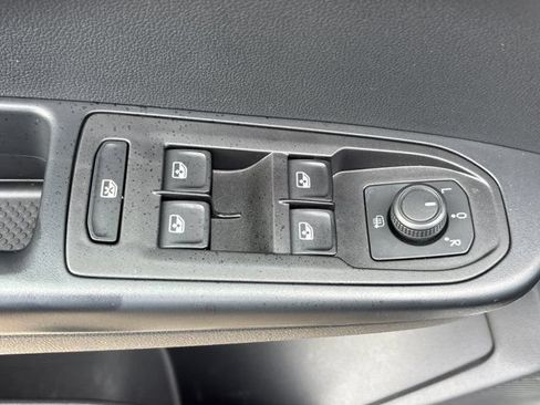 Used 2024 Volkswagen Taos SE w/ Panoramic Sunroof Package AWD/4WD image 22
