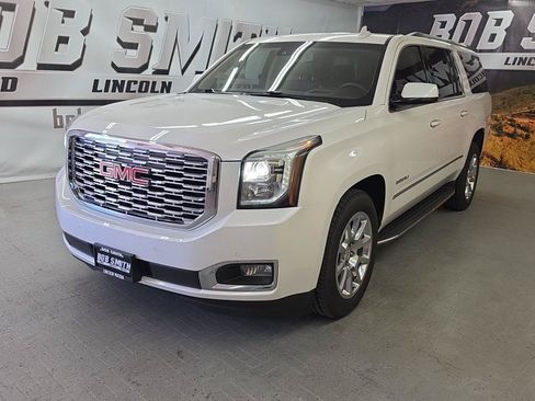 Used 2018 GMC Yukon XL Denali AWD/4WD image 3